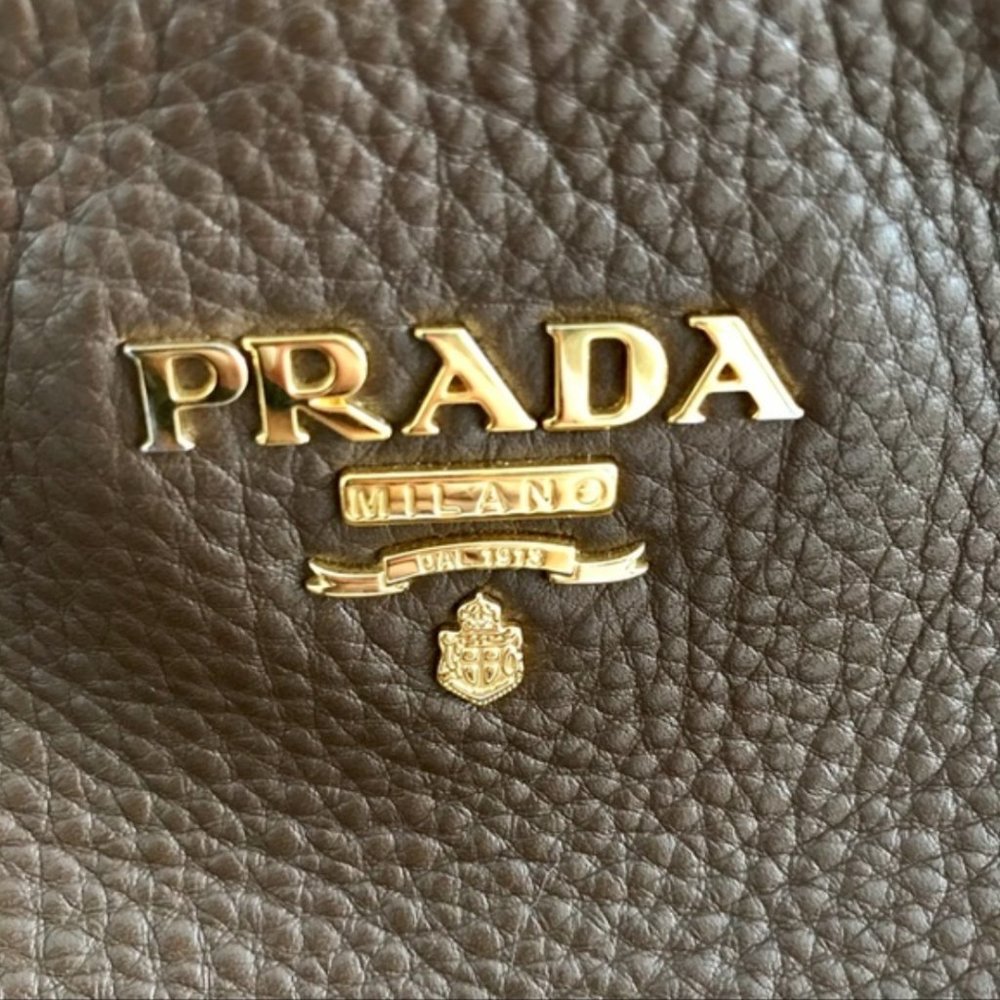 SOLD❗️PRADA Brown and Gold Vitello Daino Leather Hobo Bag - Picture 2 of 15